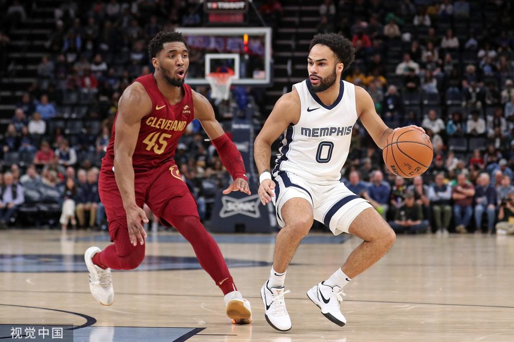 马丁内斯与 马丁内斯与